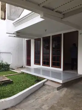 Disewakan Rumah di Pondok Indah, Siap Huni