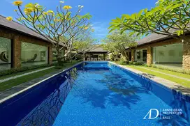 FREEHOLD 5-BEDROOM VILLA WITH 2 SWIMMING POOLS IN SEMINYAK