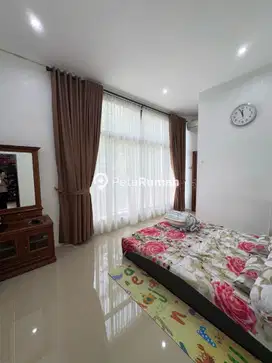 DIJUAL VILLA JALAN EKA WARNI KOMPLEK RESIDENTA