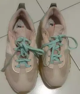 Sepatu Fila original UK 36