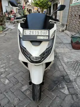 Jual pcx ABS pemakian 2023 km 14 rb kondisi 95% seprti baru