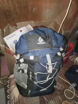 Tas gunung merek valcom anti air
