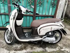 Di jual Honda Scoopy fi 2017 pajak hidup body mulus mesin halus