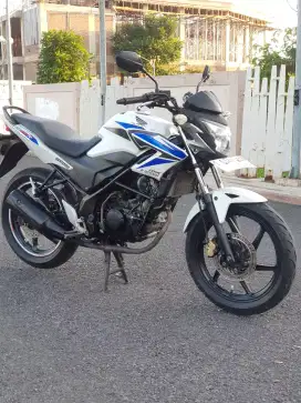 Honda CB 150R 2015 S Lamongan
