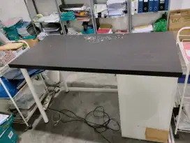 PENJUALAN MEJA KANTOR