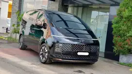Hyundai staria signature 7 seater 2021 hitam diesel