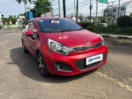 DP MURAH Kia Rio 1.4 Bensin-MT 2014 Merah CKRFB