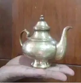 Teapot kuningan
