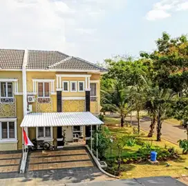 Rumah Hook , Taman Luas di Gading Serpong