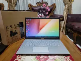 Asus Vivobook Core i3 Ram 8/512GB SSD Fullset
