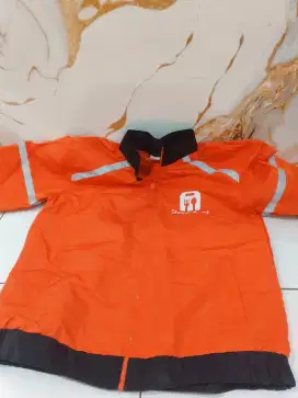 Jaket shopefood masih baru blom di pakai jual aja