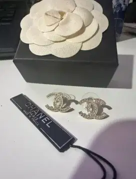 Chanel earing original
