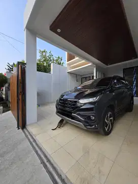 Rumah Modern Minimalis Dalam Komplek Halaman Luas Di Duren Sawit Jakar