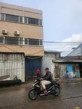 Ruko. Strategis.  24. Jam. Super ramai