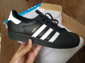 Sepatu Adidas superstar size 43 baru genuine
