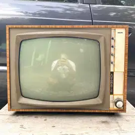 Tv jadul mesin tabung