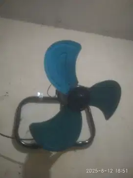 Kipas dinding tornado