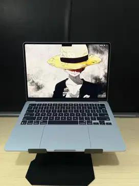 MacBook Air M4 2025 Like New