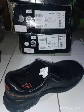 Sepatu safety safty pria Kings