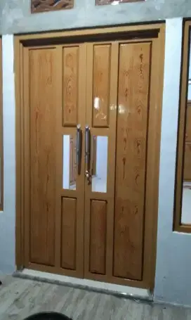 Pintu sembah bahan besi