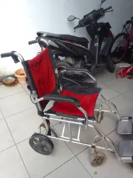 Kursi roda bekas