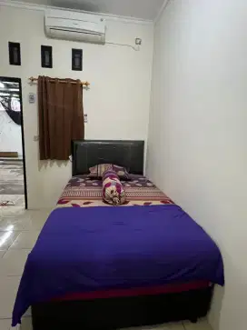 Di sewakan kos2an kamar parkiran luas aman & nyaman