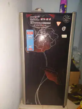KULKAS POLYTRON
