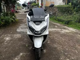 pcx 160 putih 2021
