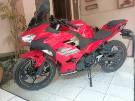 DI JUAL MOTOR KAWASAKI NINJA 250 MULUS JARANG DI PAKE