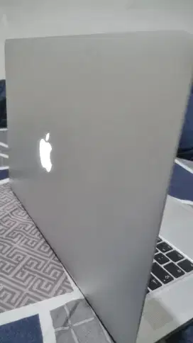 Dijual Macbook pro 2015
