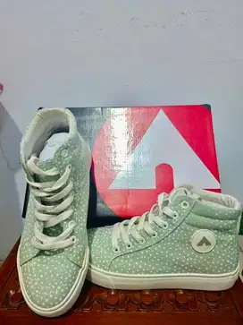Sepatu Airwalk (BARU)