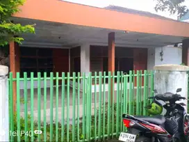 Dijual Murah, Tanah 298m² LB 124m² 4 Kamar, Tulungagung, Karangwaru