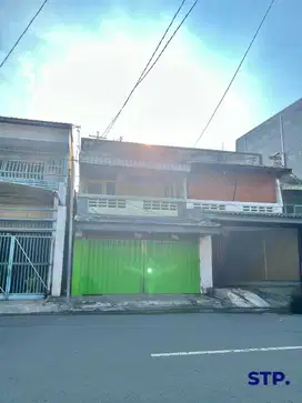 Ruko 2,5 lantai di Tambak Rejo, Kenjeran