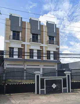 RUKO 3 UNIT GANDENG STRATEGIS DI WAY HALIM, DEKAT RS URIP SUMOHARJO