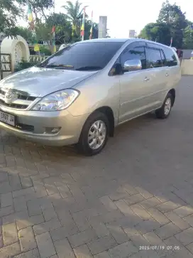 Inova 2005 bensin matic g