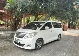 Alphard 2.4 AT Warna Putih