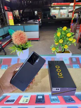 Iqoo Z7x 5G Ram 8+8Gb/ 128Gb Fullset Mulus 99% Like New Bergaransi