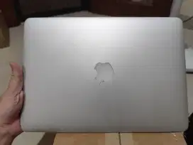Macbook air 2017 8GB RAM 256GB SSD