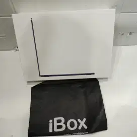 MacBook Air M4 13 inch 16/256GB iBox Baru