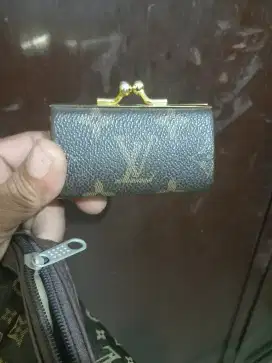 LOUIS VUITTON LIPSTICK CAS
