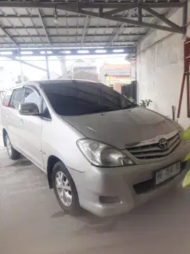 Dijual kijang inova manual tipe G tahun 2009