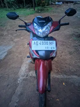 di jual Honda Supra125 karbu tahun2009 injeksi