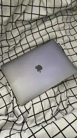 Macbook Air 2020 M1 8/256 Ex Ibox