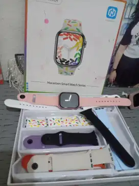 Jam tangan smartwatch