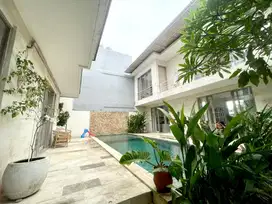 Buc villa 6bedroom full furnis 2lt 374m2 kerobokan dkt seminyak jl8mtr
