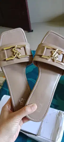 Sendal fashion cewe size 39