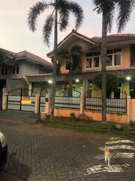 Rumah 2 lantai siap huni Modernland