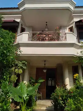 rumah modern strategis - Cilandak