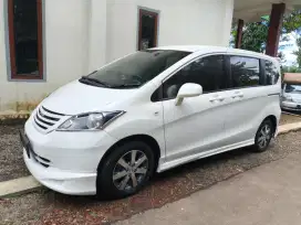 Honda freed 2010 low km 75rb istimewa pajak panjang nol spet bodi