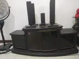 Meja tv kaca tebal dan kokoh ( bukan yg tipis )